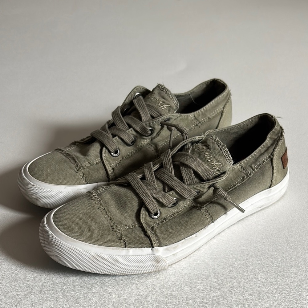 Blowfish Malibu army green casual slip on canvas sneakers - Picture 2 of 8